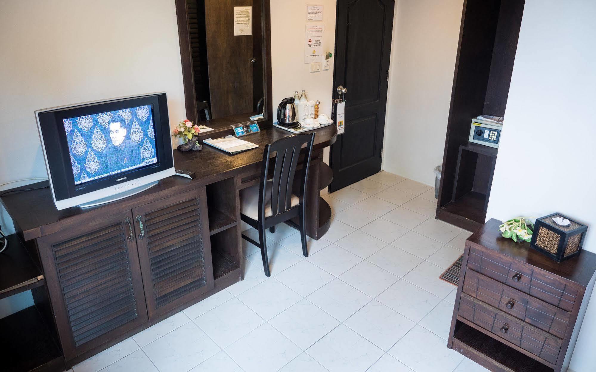 The Hotel 2*