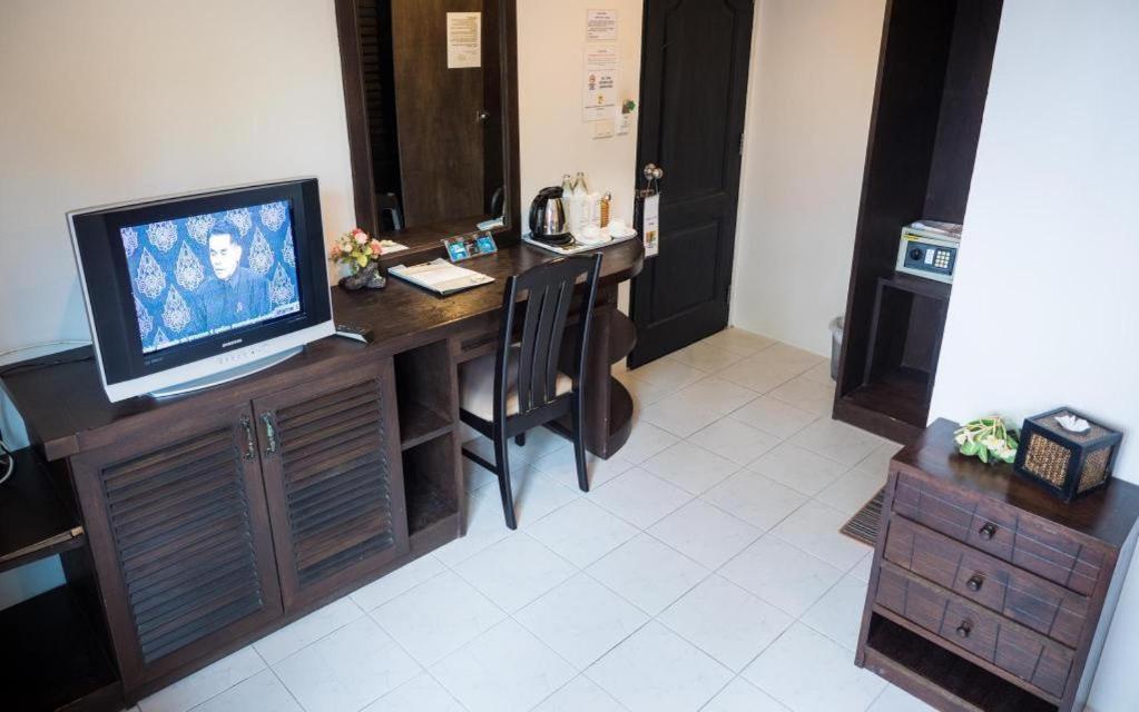 The Hotel 2*