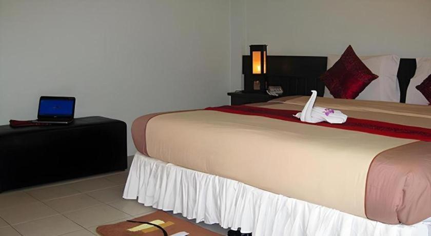 Hotel The 2*
